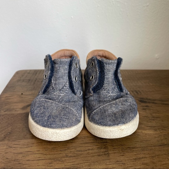 Tiny Toms Toddler Sneakers - Picture 2 of 7